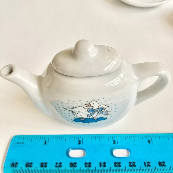 Miniature Doll House Ceramic China Tea Set Teapot Cup Saucer Duck Goose Geese - Picture 11 of 11